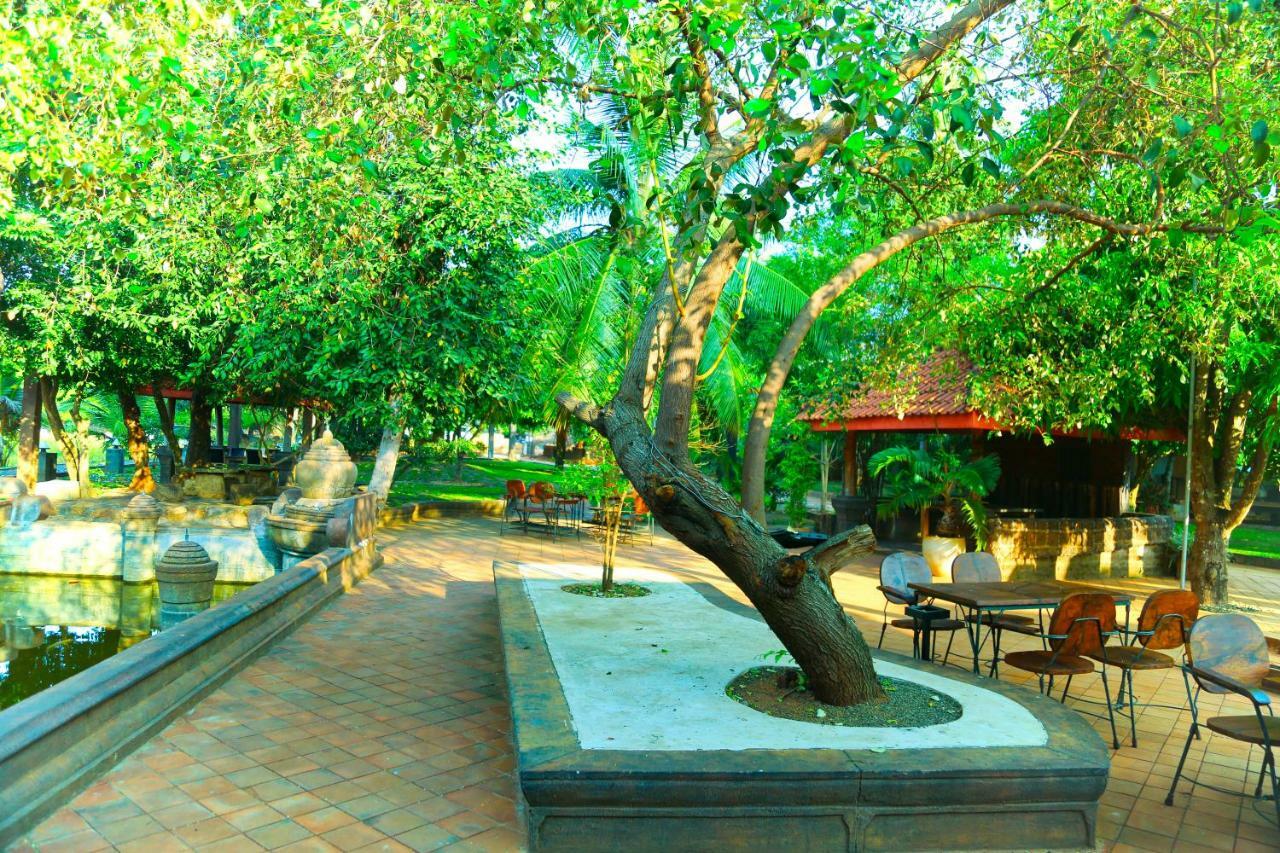 Avasta Resort And Spa Anuradhapura Ngoại thất bức ảnh