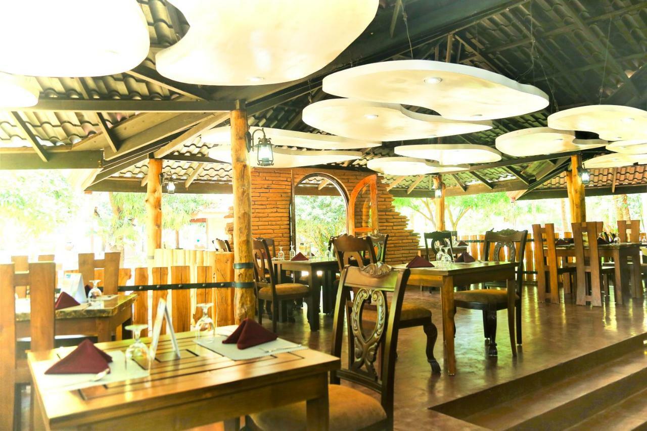 Avasta Resort And Spa Anuradhapura Ngoại thất bức ảnh