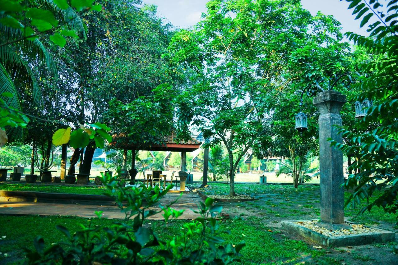 Avasta Resort And Spa Anuradhapura Ngoại thất bức ảnh